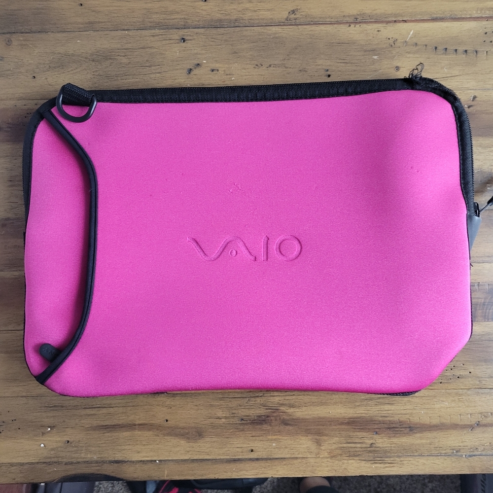 Genuine Sony VAIO Pink/Black Reversible Notebook Sleeve Fits 14" Laptop